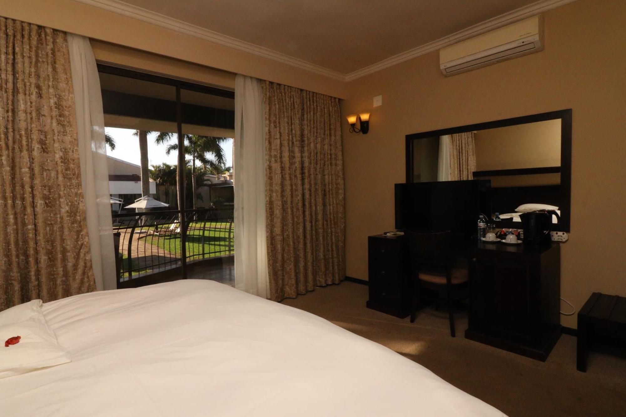 Happy Valley Hotel&Casino Ezulwini Esterno foto